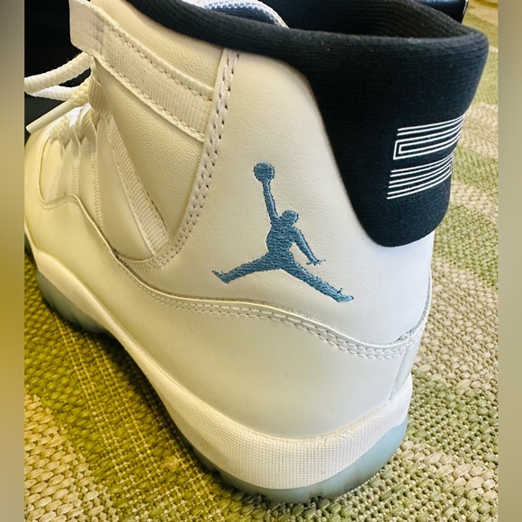 Nike Air Jordan 11 Retro Legend Blue CT8012-104 Size 10 Men Preowned - Picture 7 of 11